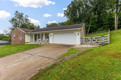 Tiny photo for 154 Alameda Court, Lancaster, OH 43130 (MLS # 226036288)