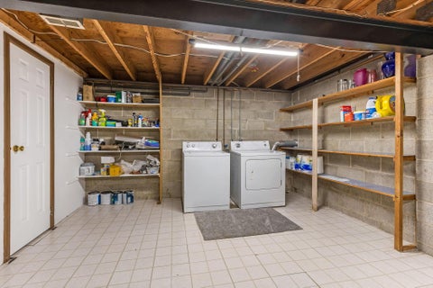 Tiny photo for 154 Alameda Court, Lancaster, OH 43130 (MLS # 226036288)