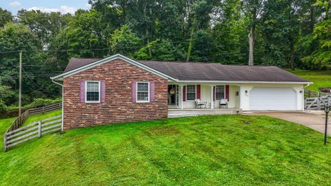 Photo of 154 Alameda Court, Lancaster, OH 43130 (MLS # 226036288)