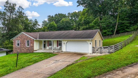 Tiny photo for 154 Alameda Court, Lancaster, OH 43130 (MLS # 226036288)