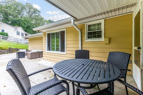 Tiny photo for 154 Alameda Court, Lancaster, OH 43130 (MLS # 226036288)