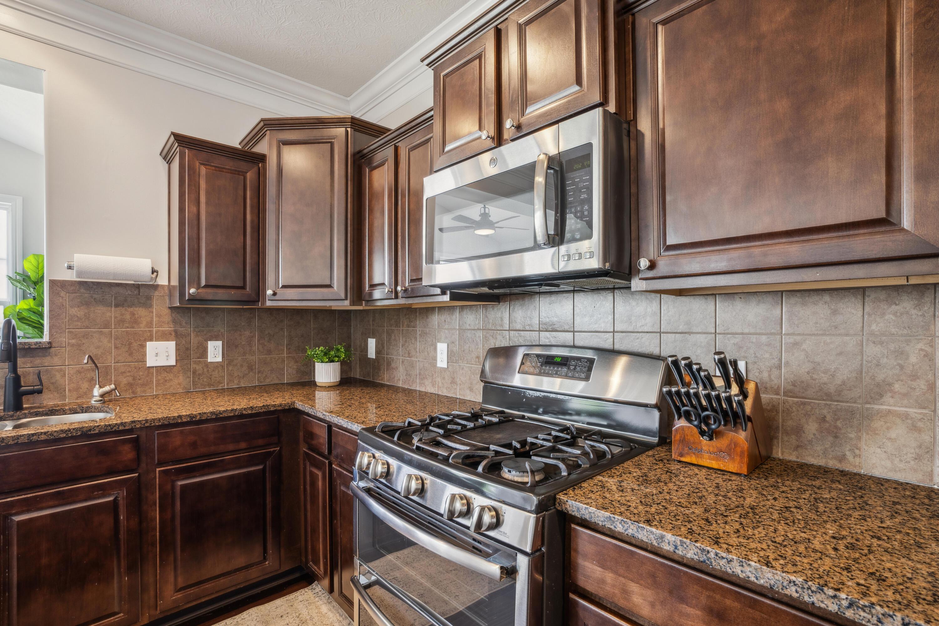895 Saffron Drive, Sunbury, Ohio image 12