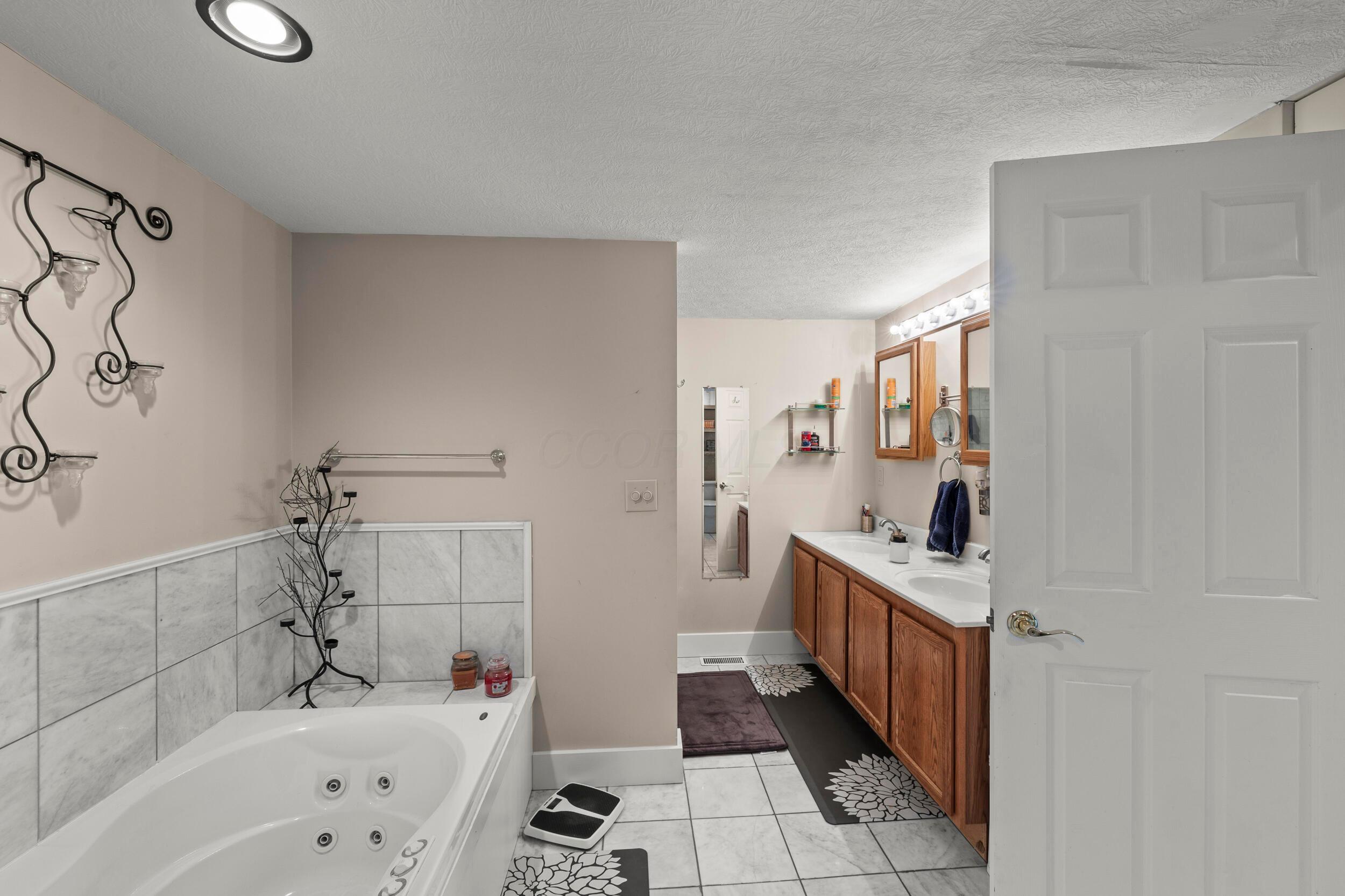3420 Old Springfield Road, London, Ohio image 23