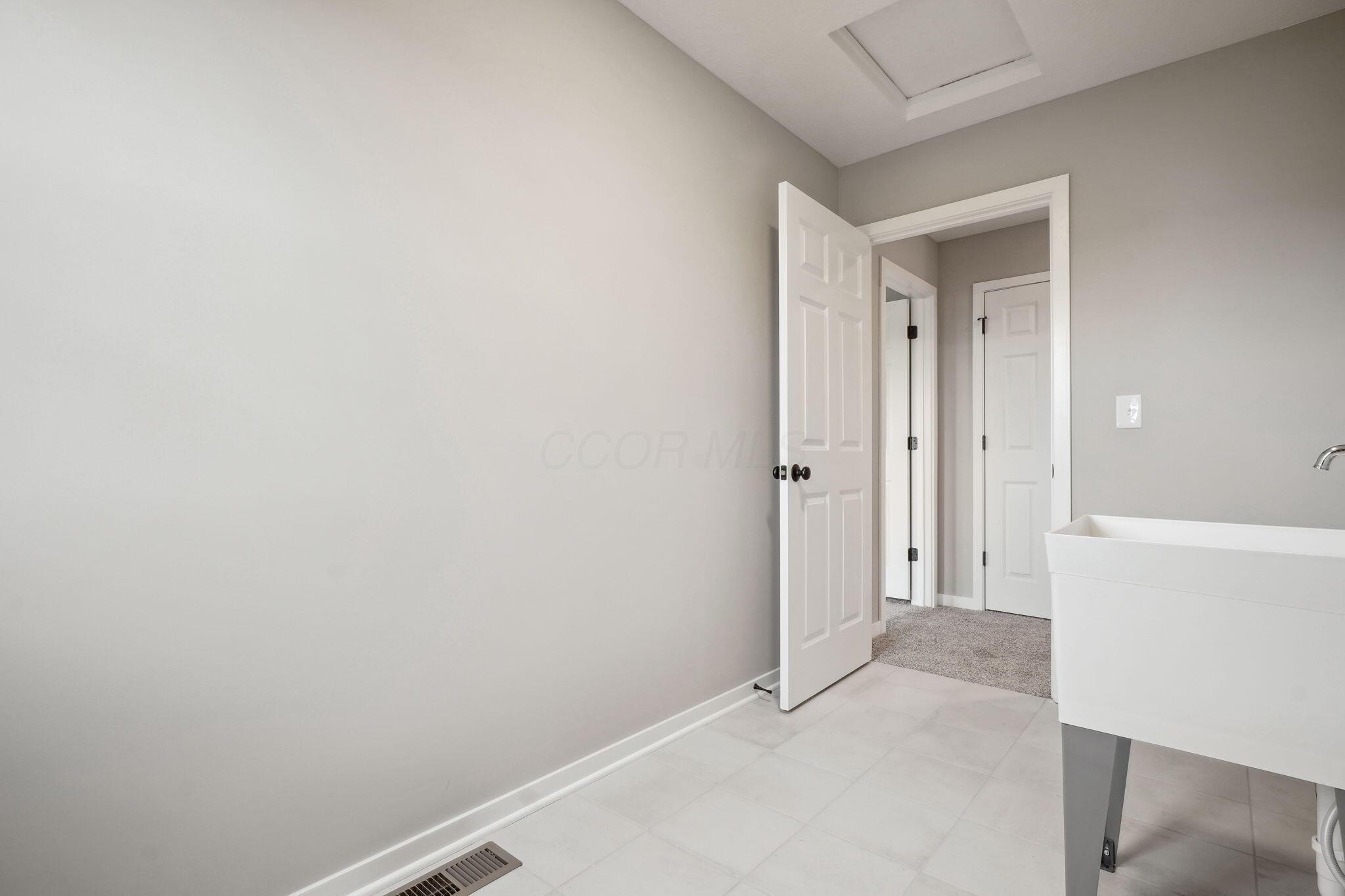 248 Sage Hill Drive, Lewis Center, Ohio image 28