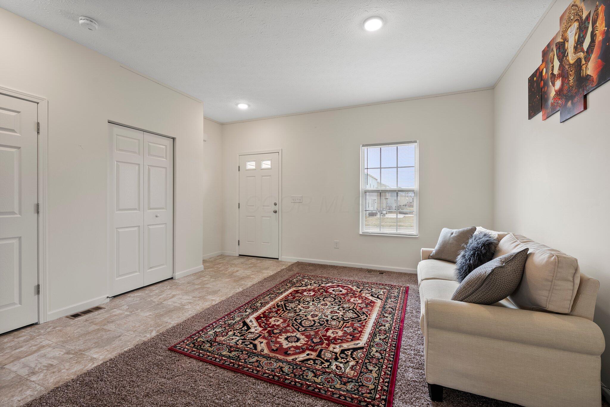 5574 Shagbark Place, Groveport, Ohio image 4