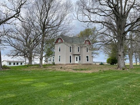 Photo of 6054 US Highway 62 SW, Washington Court House, OH 43160 (MLS # 226011615)