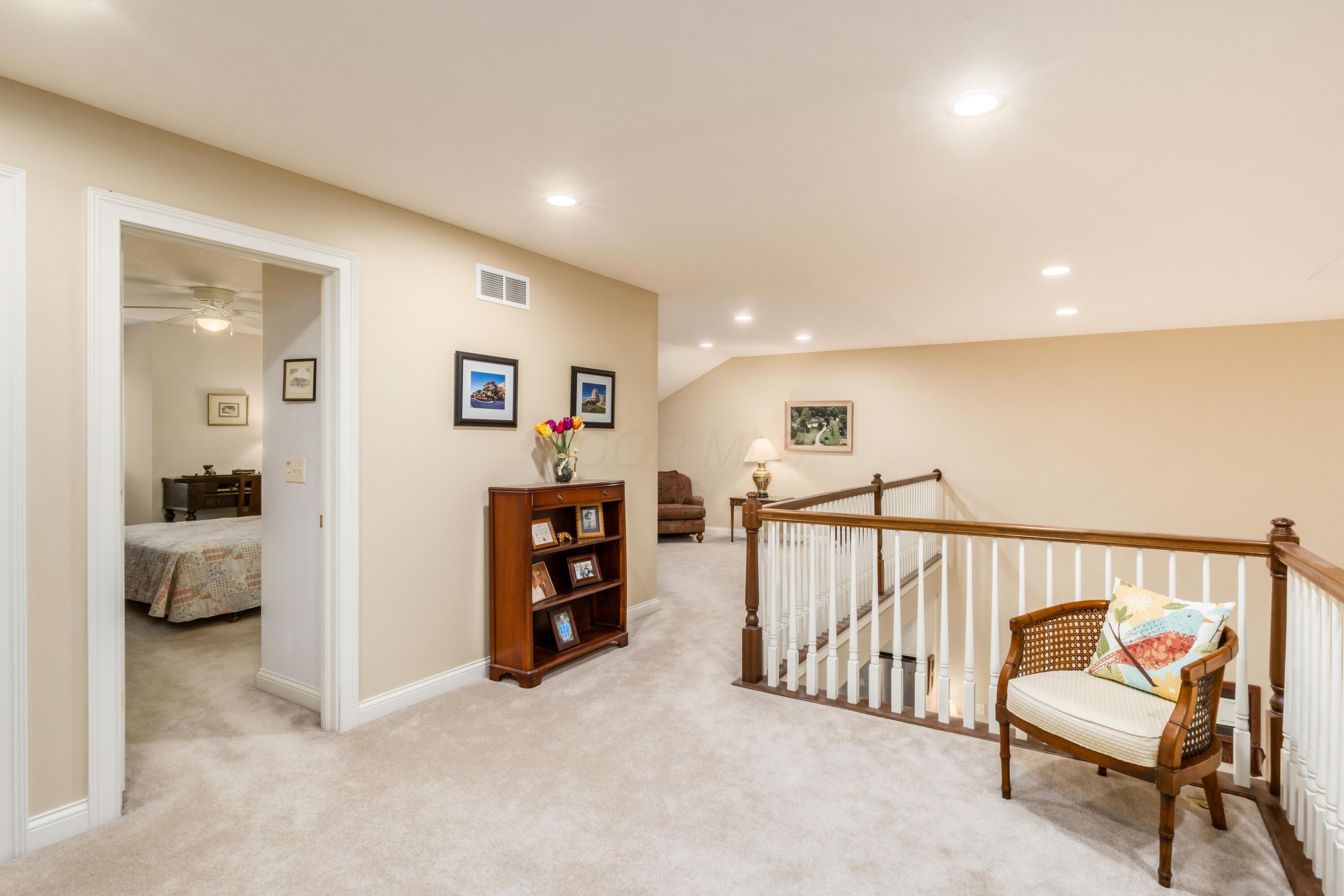 5968 Roundstone Place #9C, Dublin, Ohio image 23