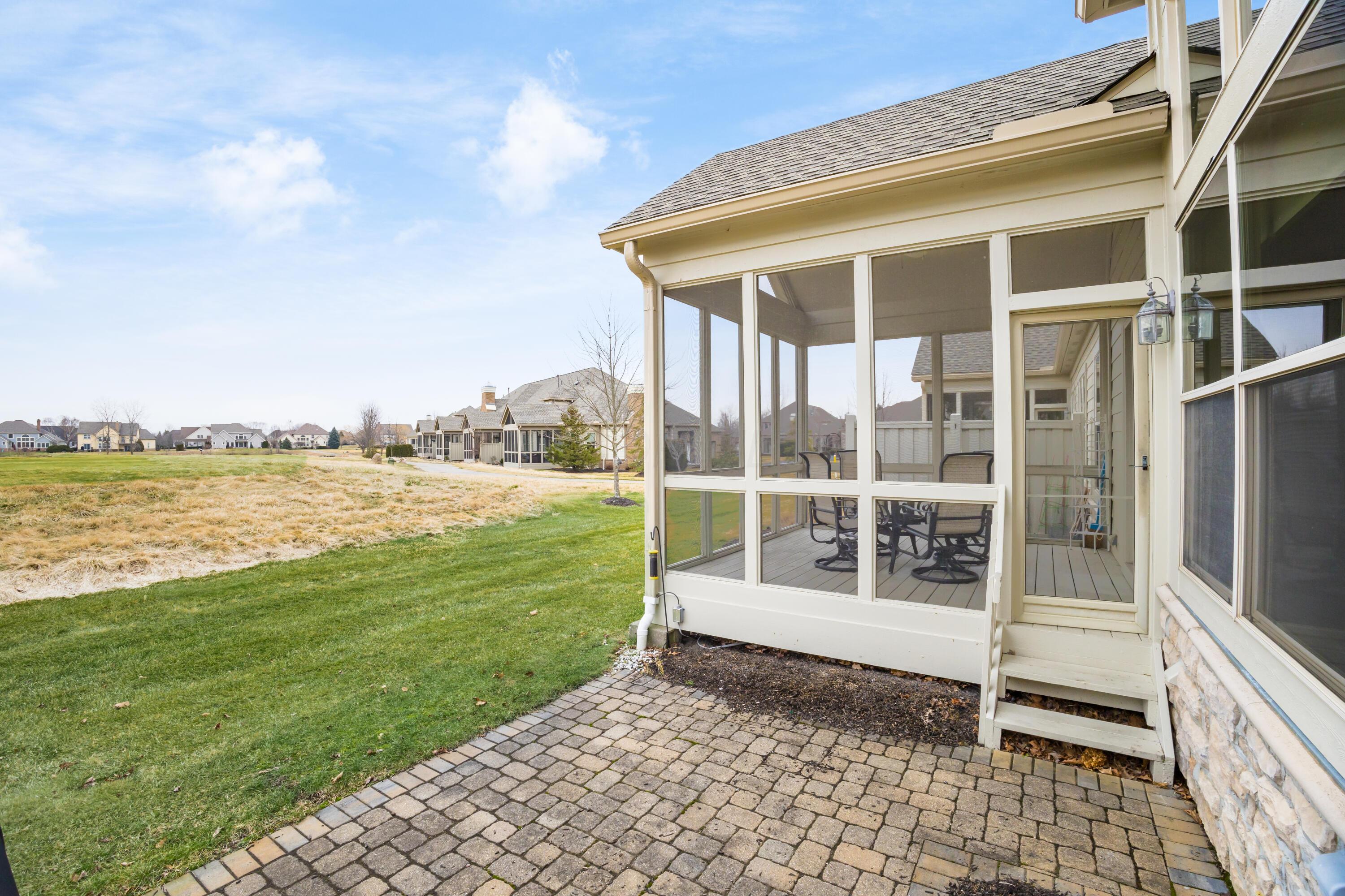 5968 Roundstone Place #9C, Dublin, Ohio image 35