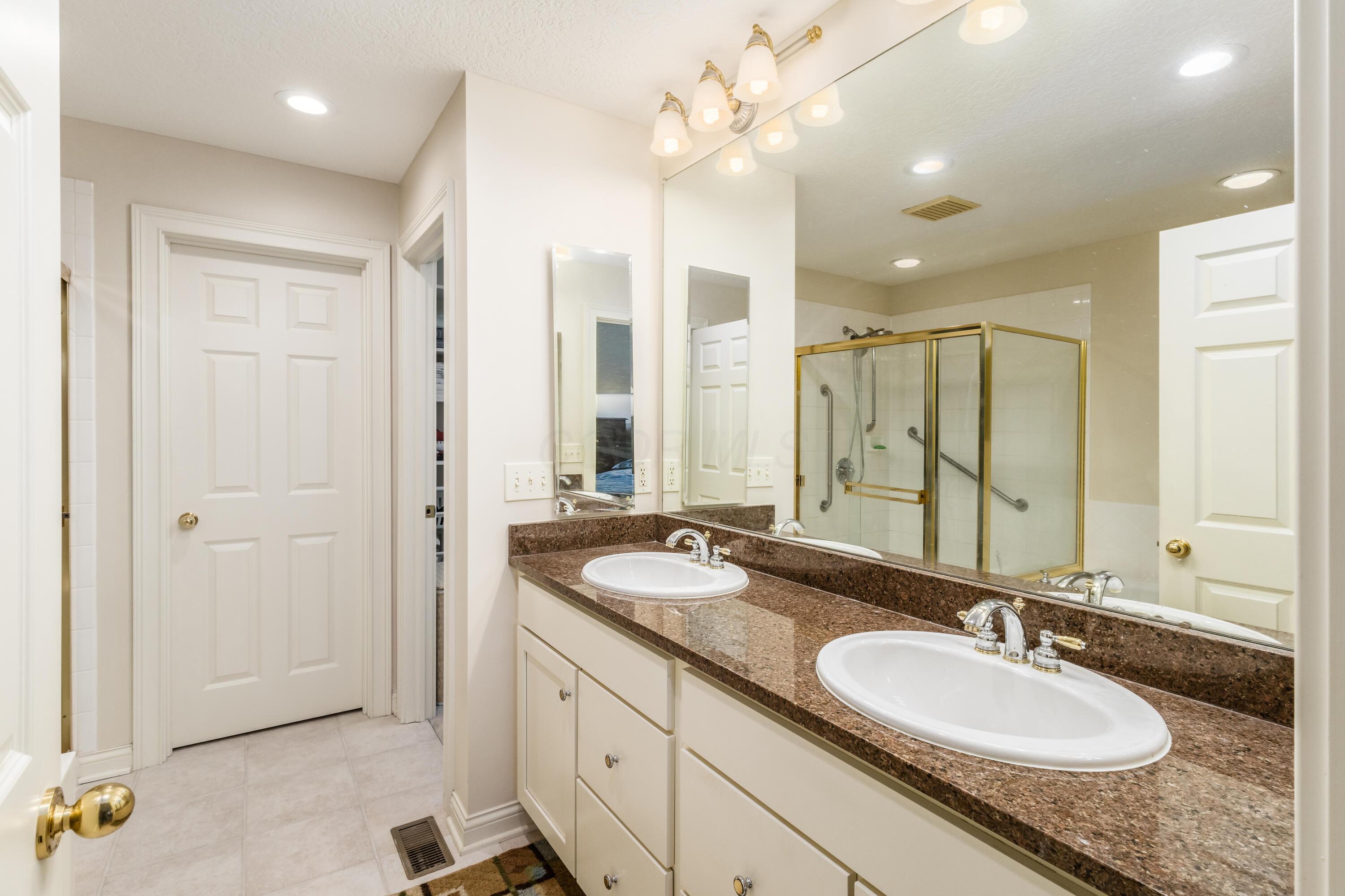 5968 Roundstone Place #9C, Dublin, Ohio image 19