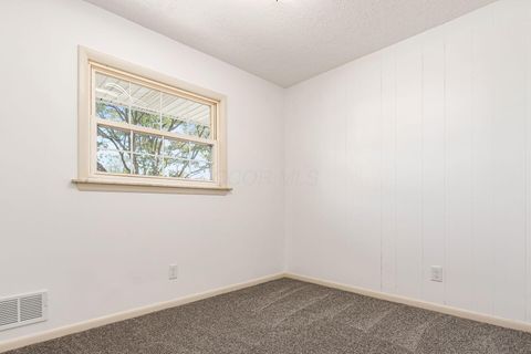 Tiny photo for 4241 Ashgrove Drive, Grove City, OH 43123 (MLS # 225039494)