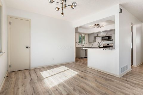 Tiny photo for 4241 Ashgrove Drive, Grove City, OH 43123 (MLS # 225039494)