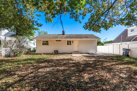 Tiny photo for 4241 Ashgrove Drive, Grove City, OH 43123 (MLS # 225039494)