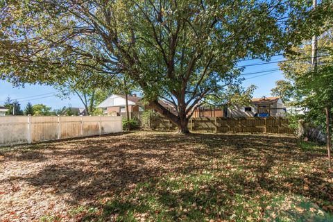 Tiny photo for 4241 Ashgrove Drive, Grove City, OH 43123 (MLS # 225039494)