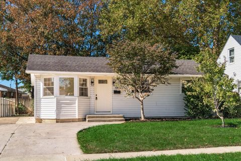 Tiny photo for 4241 Ashgrove Drive, Grove City, OH 43123 (MLS # 225039494)