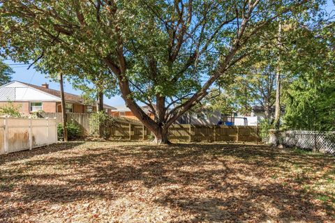 Tiny photo for 4241 Ashgrove Drive, Grove City, OH 43123 (MLS # 225039494)