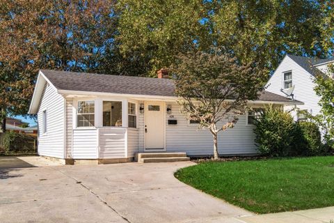 Photo of 4241 Ashgrove Drive, Grove City, OH 43123 (MLS # 225039494)