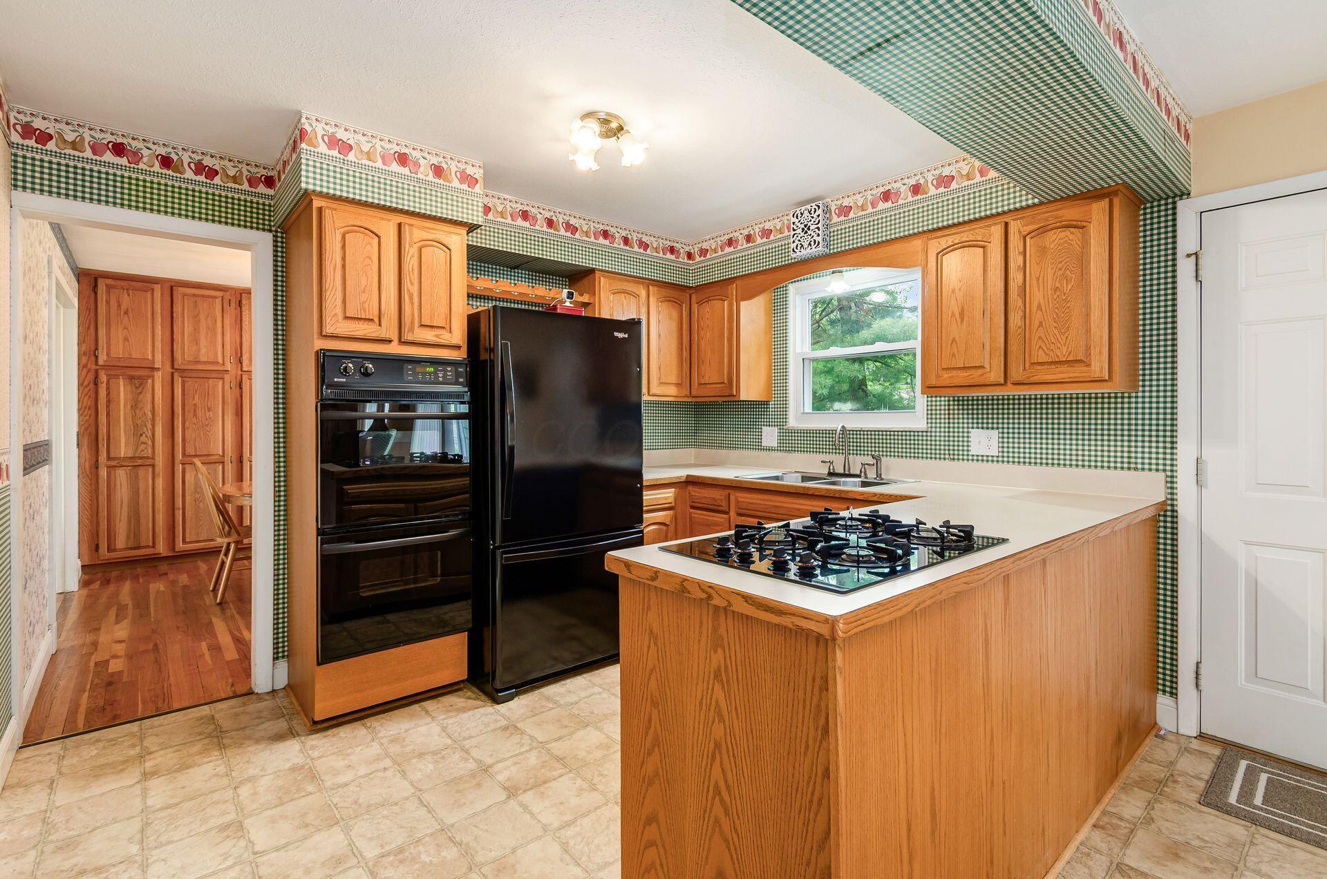 6509 Rocky Den Road, Reynoldsburg, Ohio image 11