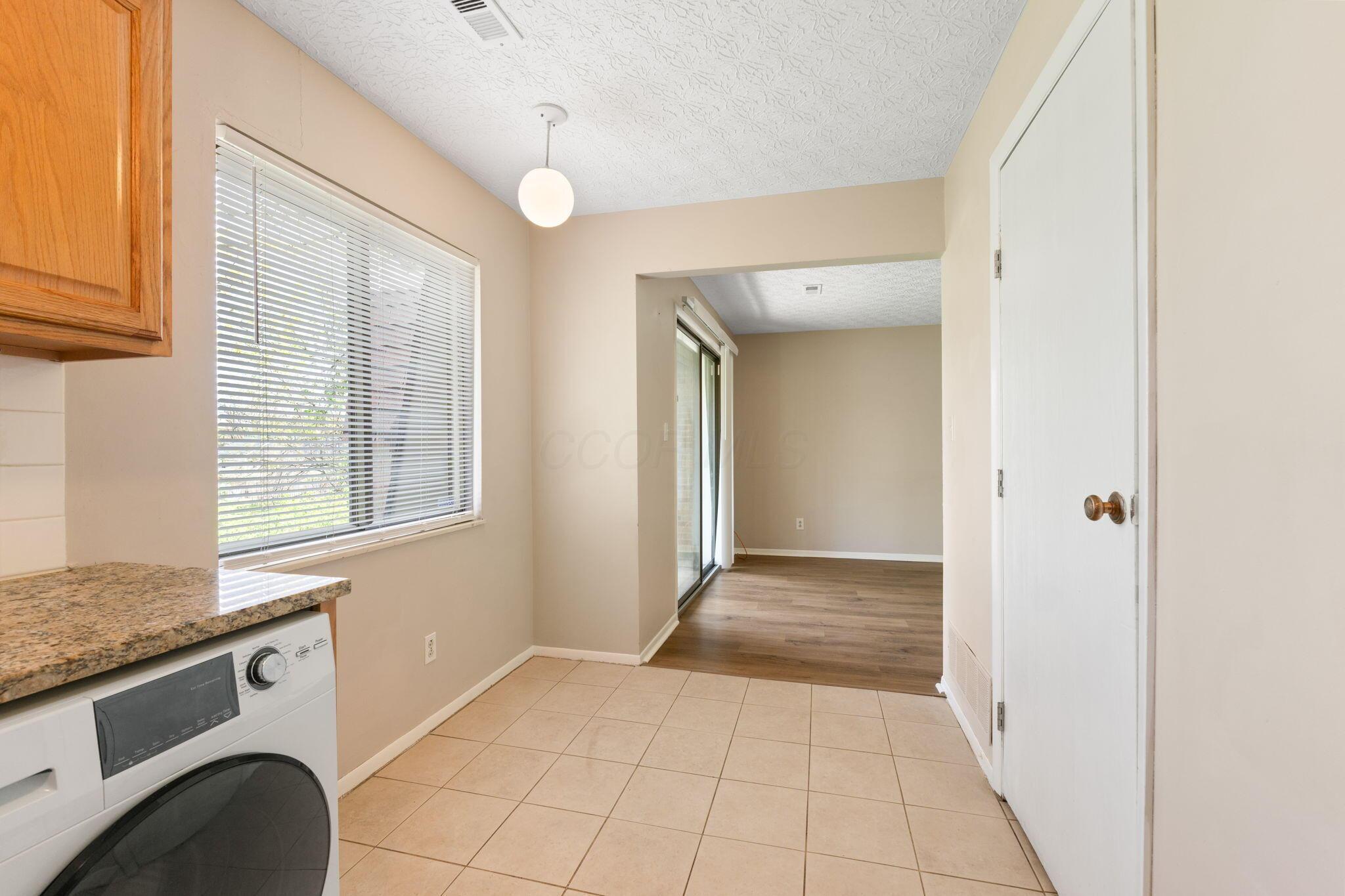 3204 Chateau Morse Court, Columbus, Ohio image 8