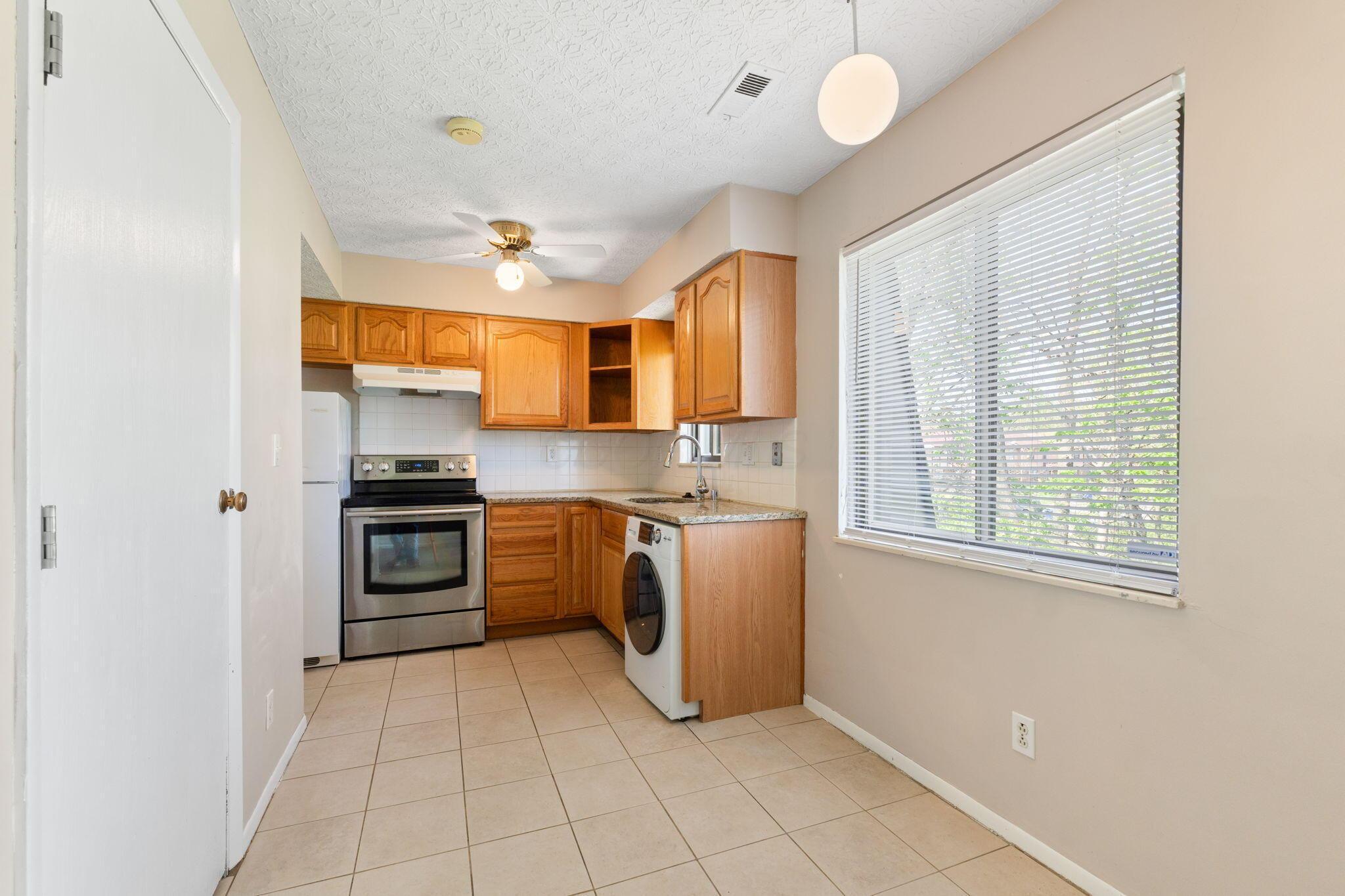 3204 Chateau Morse Court, Columbus, Ohio image 4