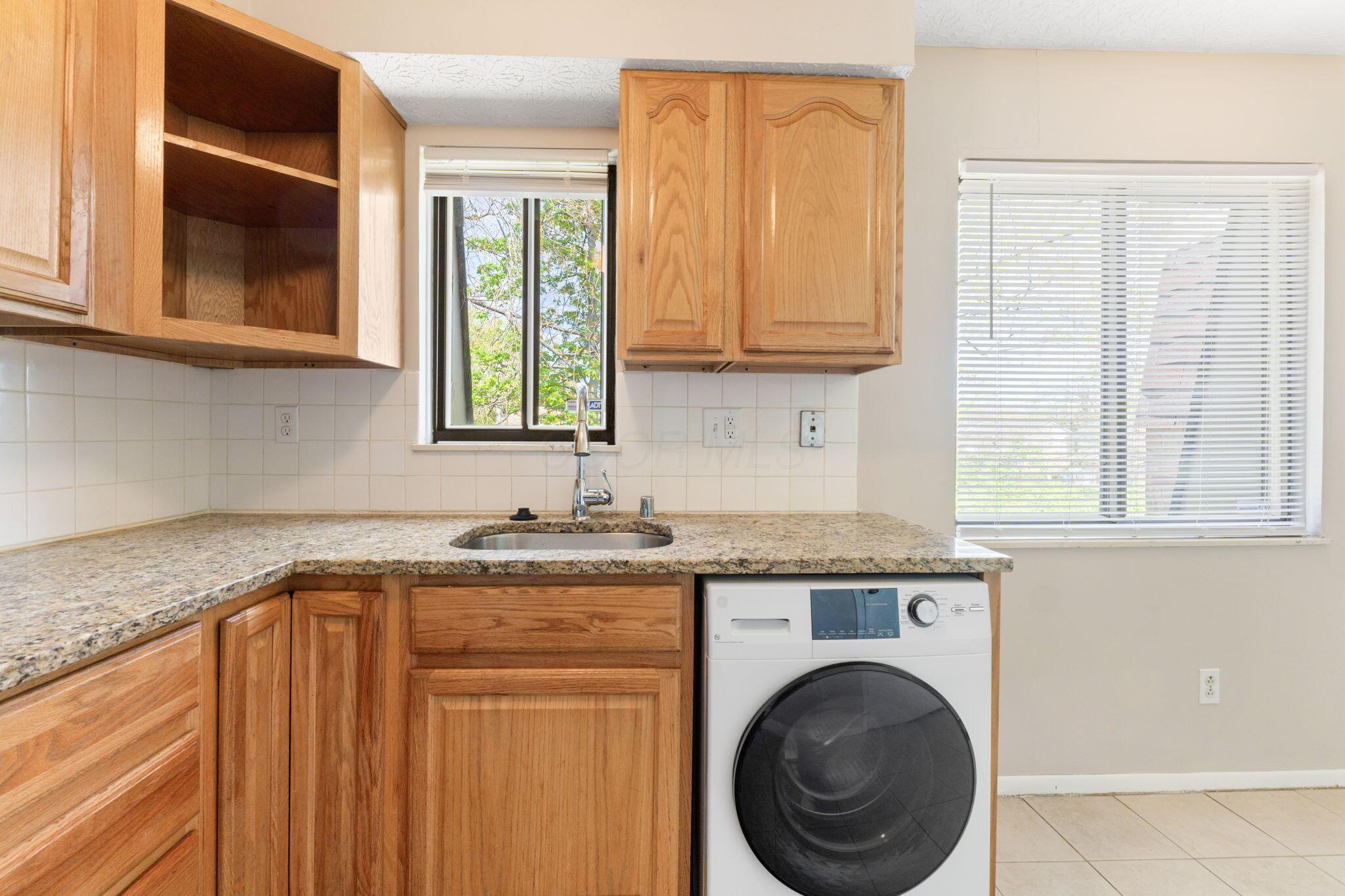 3204 Chateau Morse Court, Columbus, Ohio image 7