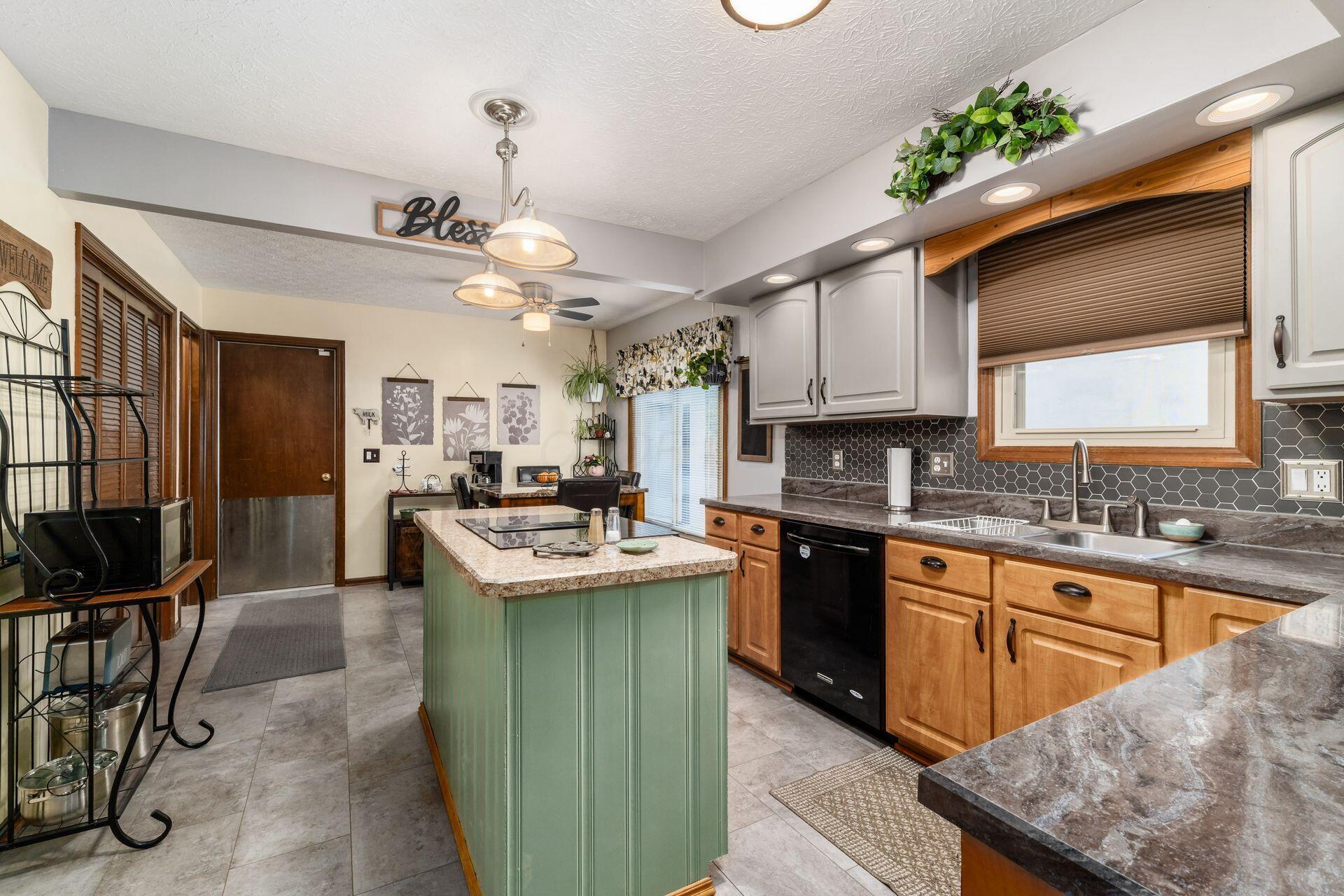 631 Brice Road, Reynoldsburg, Ohio image 16