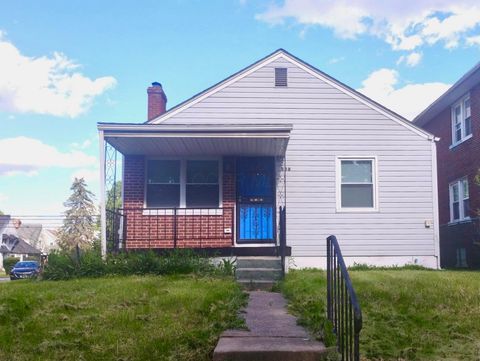 Photo of 848 Fairwood Avenue, Columbus, OH 43205 (MLS # 226015936)
