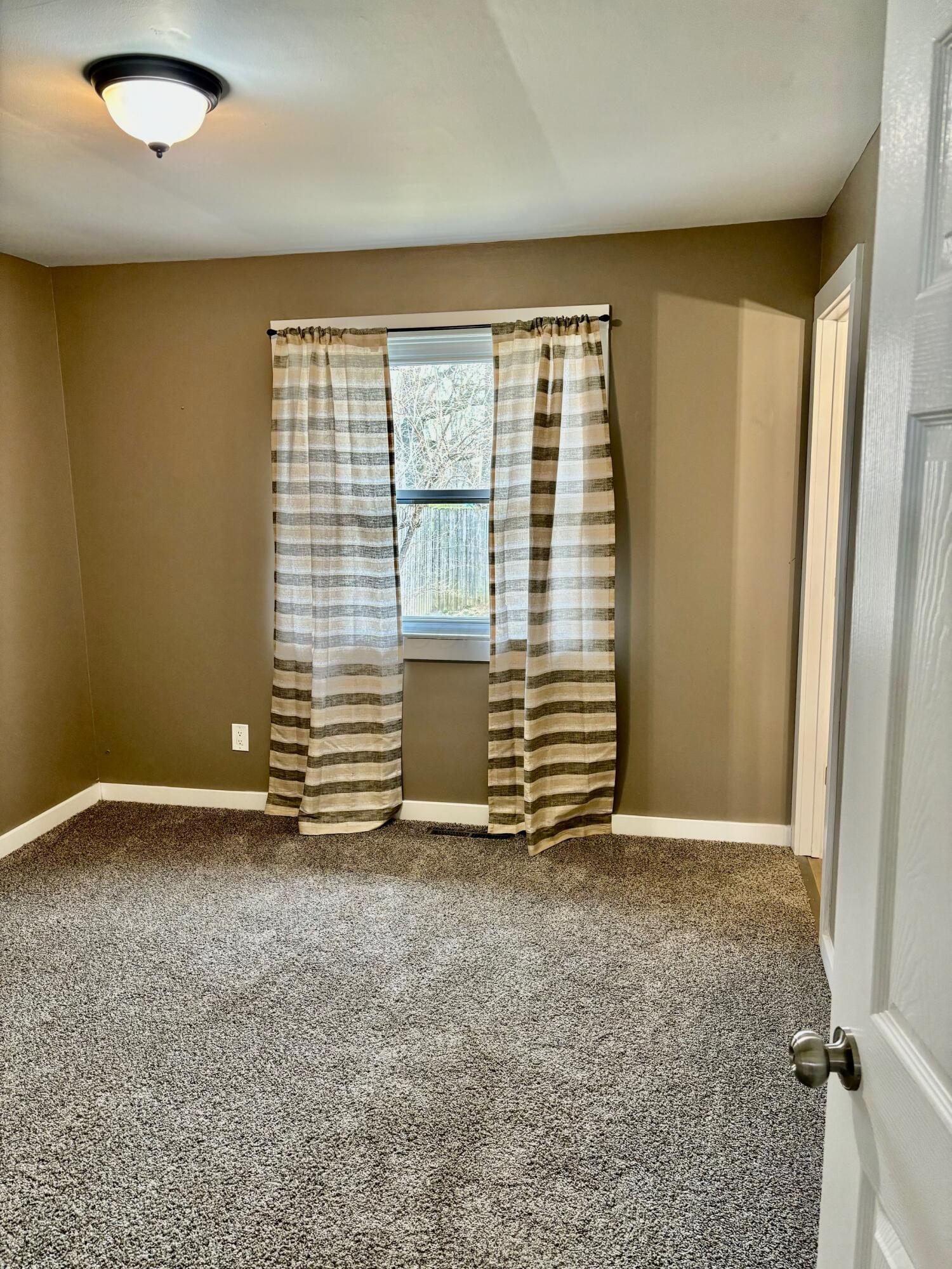 525 Crescent Drive, West Jefferson, Ohio image 13