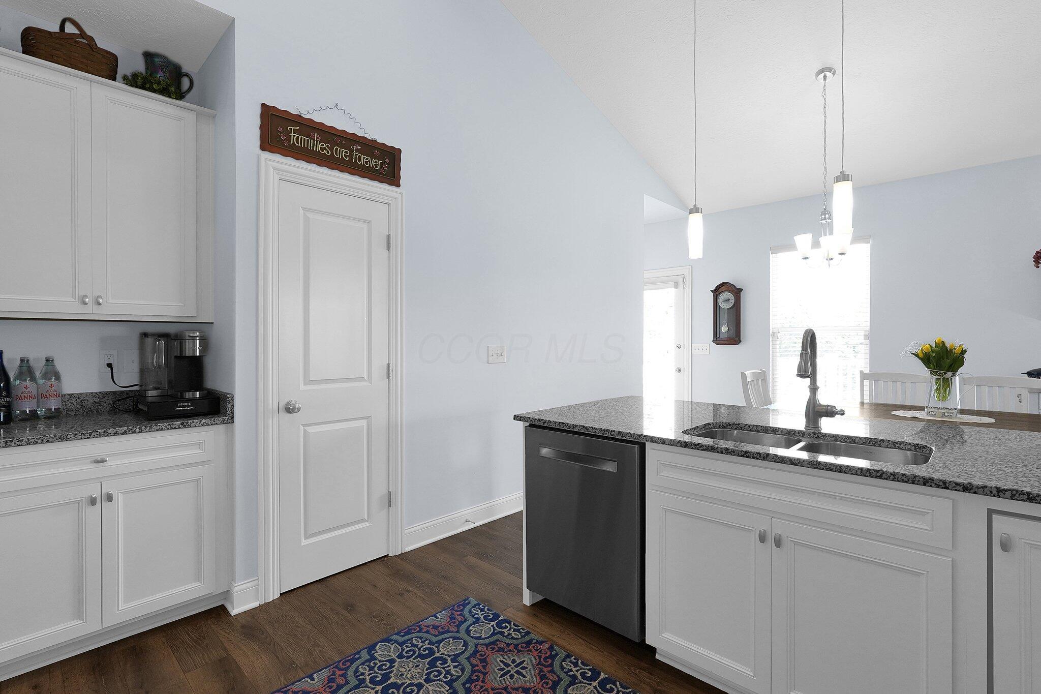 1589 Delcastle Loop, Grove City, Ohio image 19