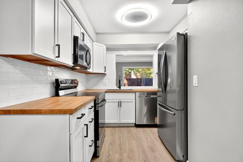 Tiny photo for 4720 Merrifield Place 67 #67, Columbus, OH 43220 (MLS # 225039463)