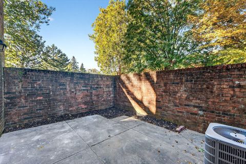 Tiny photo for 4720 Merrifield Place 67 #67, Columbus, OH 43220 (MLS # 225039463)