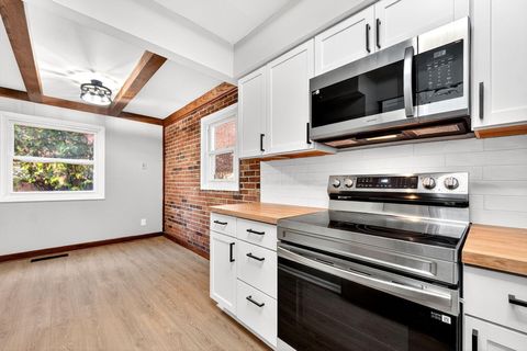 Tiny photo for 4720 Merrifield Place 67 #67, Columbus, OH 43220 (MLS # 225039463)