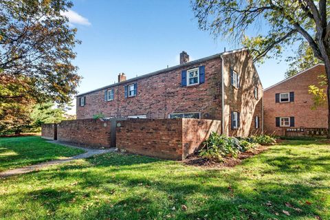 Tiny photo for 4720 Merrifield Place 67 #67, Columbus, OH 43220 (MLS # 225039463)