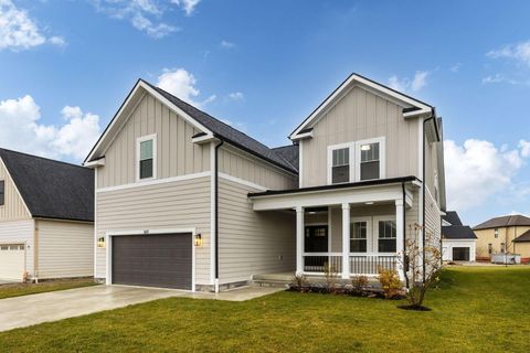 Photo of 3611 Kassidy Drive, Grove City, OH 43123 (MLS # 225043531)