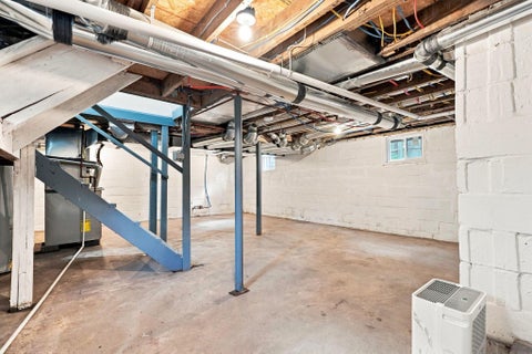 Tiny photo for 1456 Kenmore Road, Columbus, OH 43211 (MLS # 226033876)