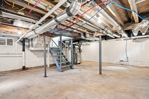 Tiny photo for 1456 Kenmore Road, Columbus, OH 43211 (MLS # 226033876)