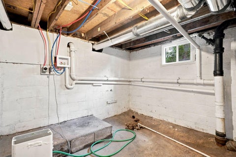 Tiny photo for 1456 Kenmore Road, Columbus, OH 43211 (MLS # 226033876)