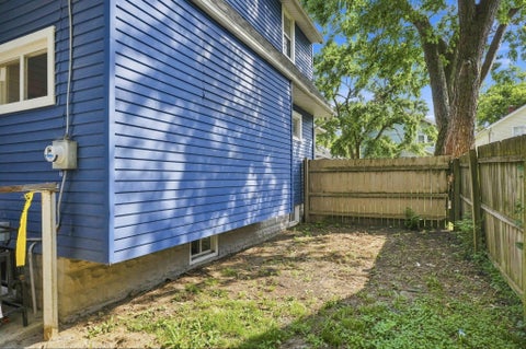 Tiny photo for 1456 Kenmore Road, Columbus, OH 43211 (MLS # 226033876)