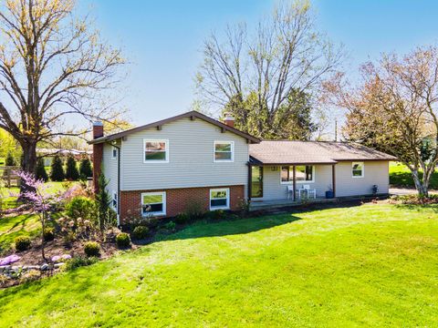 Photo of 7495 Lithopolis Road, Groveport, OH 43125 (MLS # 226011044)