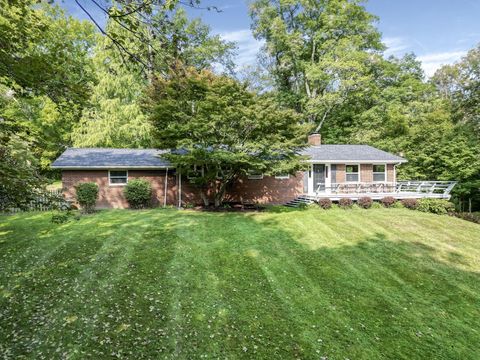 Photo of 2098 Lancaster Road, Granville, OH 43023 (MLS # 225039033)