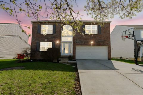 Photo of 1063 Hartford Lane, London, OH 43140 (MLS # 225038338)