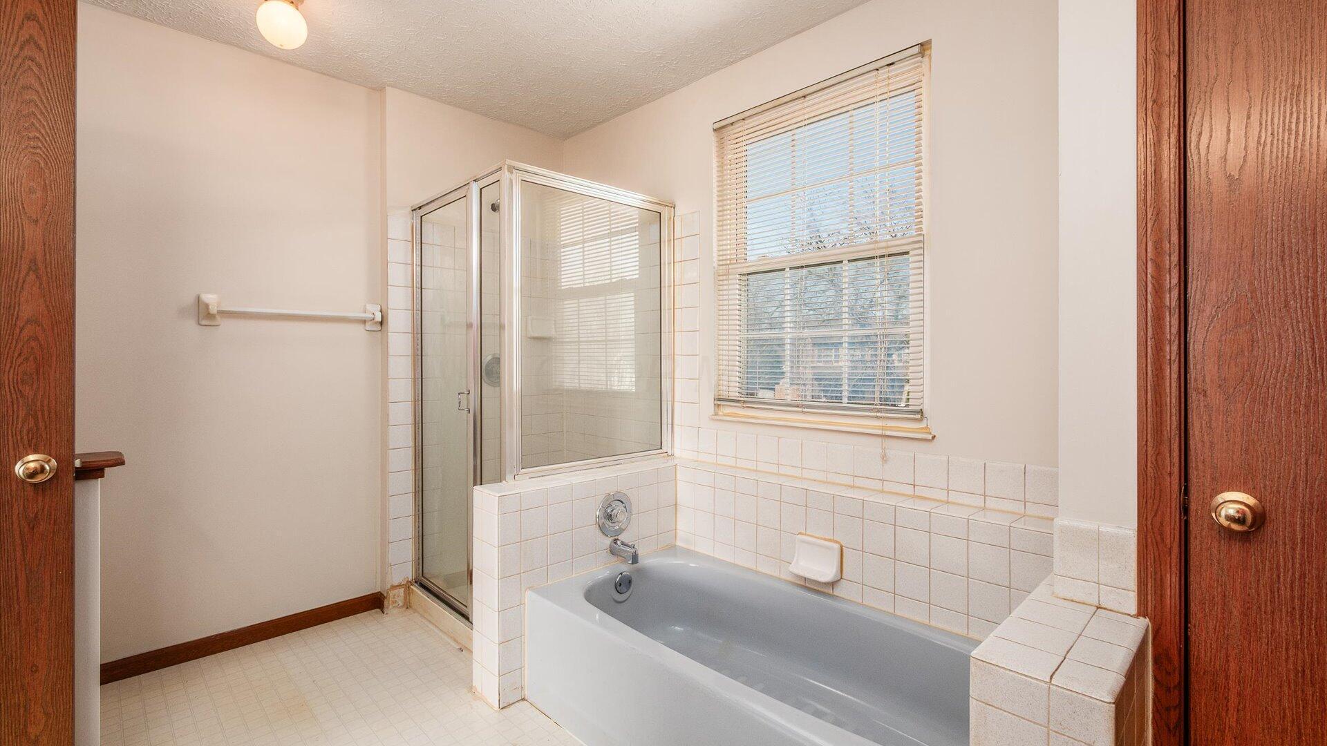 1291 River Trail Drive, Grove City, Ohio image 24
