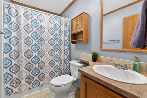 Tiny photo for 484 Cedarwood Road, Columbus, OH 43207 (MLS # 226000706)