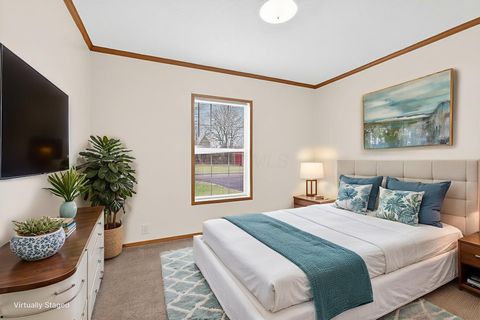 Tiny photo for 484 Cedarwood Road, Columbus, OH 43207 (MLS # 226000706)