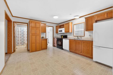 Tiny photo for 484 Cedarwood Road, Columbus, OH 43207 (MLS # 226000706)