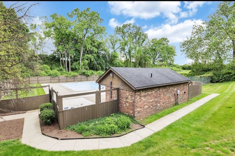 Tiny photo for 1589 Cindy Court, Columbus, OH 43232 (MLS # 226036344)