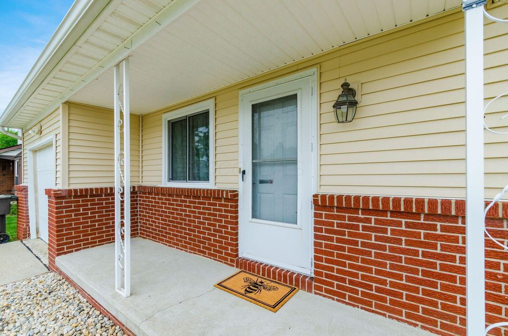 Photo of 5912 Starcrest Drive, Galloway, OH 43119 (MLS # 226014004)