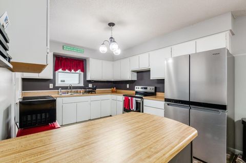 Tiny photo for 5912 Starcrest Drive, Galloway, OH 43119 (MLS # 226014004)