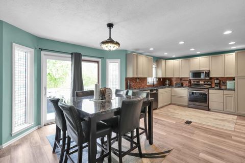 Tiny photo for 34 Ledgewood Drive, Chillicothe, OH 45601 (MLS # 226012253)