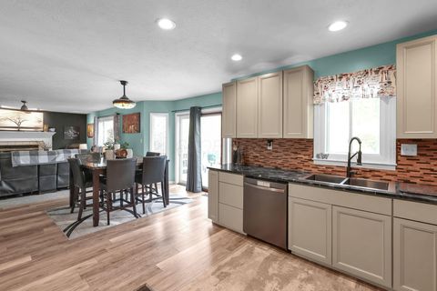 Tiny photo for 34 Ledgewood Drive, Chillicothe, OH 45601 (MLS # 226012253)
