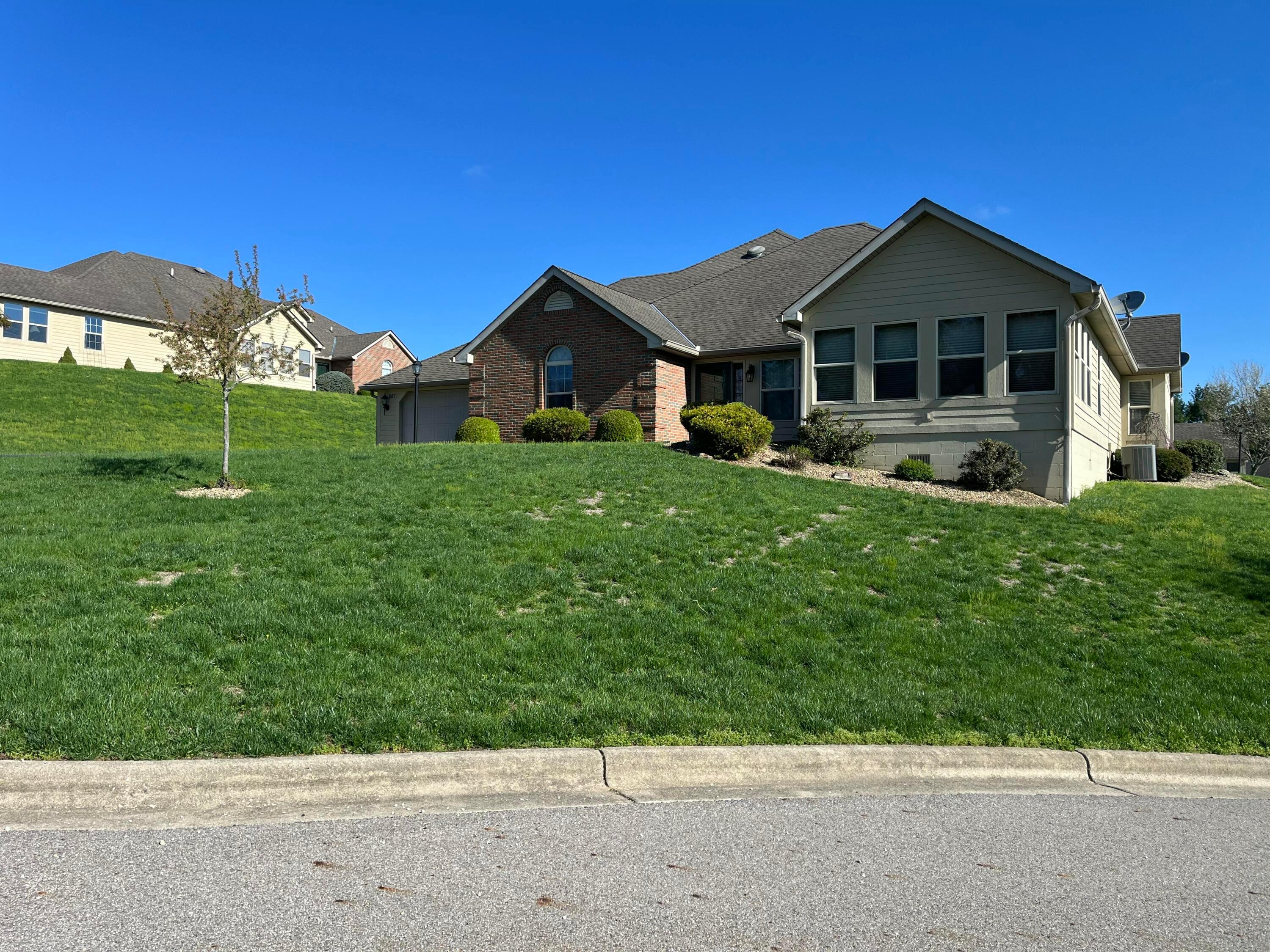 887 Edgehill Drive, Logan, Ohio image 2